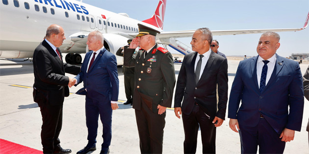 Tatar, TDT Zirvesi i�in gitti�i Azerbaycan'dan �lkeye d�nd�