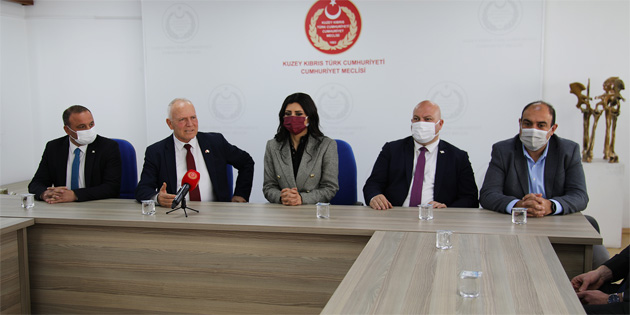 Tre, zdenefe ve Bakanlk Divan yeleri meclis’teki kadn personel ile bir araya geldi 