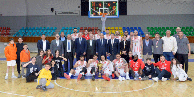 Cumhurba�kan� Tatar, Cumhurba�kanl��� Kupas� basketbol final kar��la�mas�n� izledi