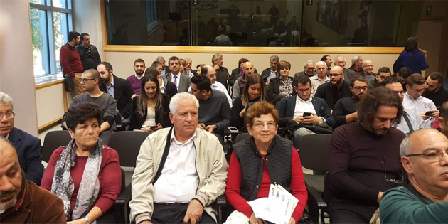 Avrupa Parlamentosu'nda K�br�sl� T�rklerle K�br�sl� Rumlara sunum 