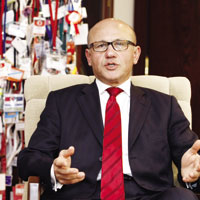 Talat, CTP’nin K�ta Sahanl��� karar�n� yorumlad�