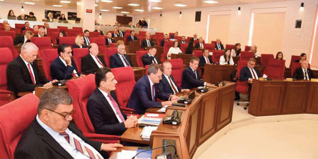 YASAMA GNDEMYLE BUGN TOPLANIYOR 