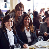 Kad�n�n eme�i her yerde var 