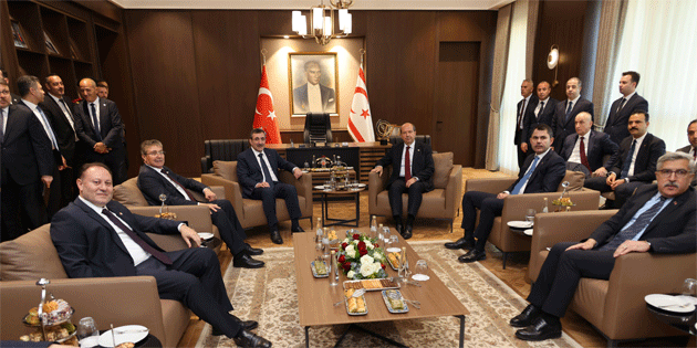 TC Cumhurba�kan� Yard�mc�s� Y�lmaz, �zt�rkler’i yeni makam�nda ziyaret etti