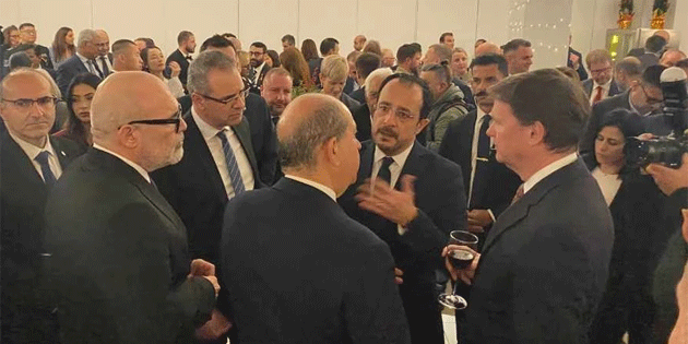 Hristodulidis, Tatar’dan barikatlar konusunda “olumlu” cevap bekliyor