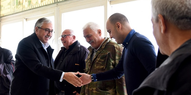 Cumhurbakan Aknc, Kayalar, Geitky ve dayolu'nda yurttalarla BR ARAYA geldi 