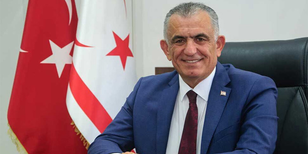 �avu�o�lu “A�t���n yolda, g�sterdi�in hedeflere, emin ad�mlarla y�r�yoruz” 