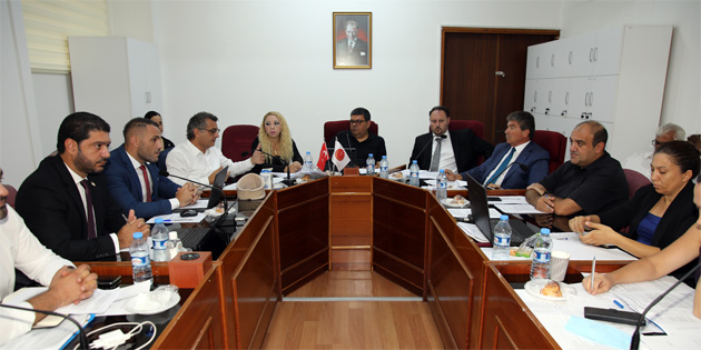 Komite sabah saatlerine kadar s�ren toplant�s�nda belediyelerle ilgili tasar�y� oy �oklu�uyla onaylad� 