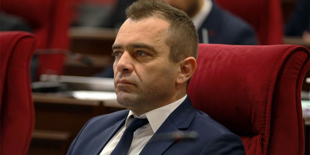 TUR�ZM BAKANLI�I MAL�YE’Y� ADETA YER�N D�B�NE SOKTU! 