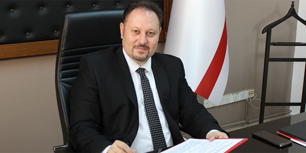 Ziya �zt�rkler, KKTC'nin 41. y�l d�n�m�nde resepsiyon veriyor