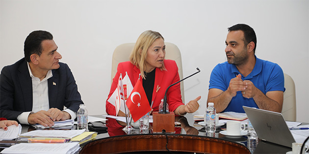 “Ta��nmaz Mal Edinme”, “Emlak��lar�n Kay�t ve ��lemleri”, “S�zle�meler” ve “Kat M�lkiyeti” yasa tasar�lar� komiteden ge�ti