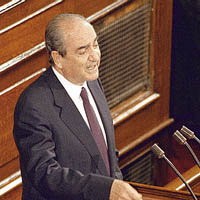 Mitsotakis darbe istemi 