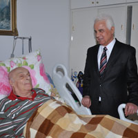 ‘15 Kas�m unutulamaz, g�z ard� edilemez’