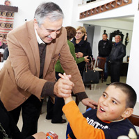  “DE����M F�K�RLERLE GELECEK”