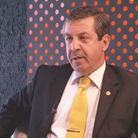 ‘T�Z���N ARKASINA SI�INMAYIN’