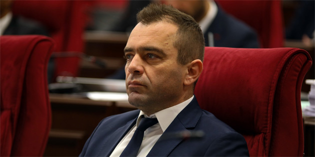 �ahiner, “g�ndeminde kumarhanelere vergi indirimi yapmak” oldu�u gerek�esiyle h�k�meti ele�tirdi