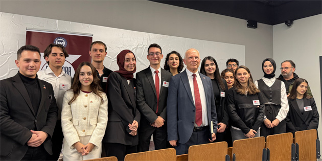 T�re, �stanbul’da konferans verdi