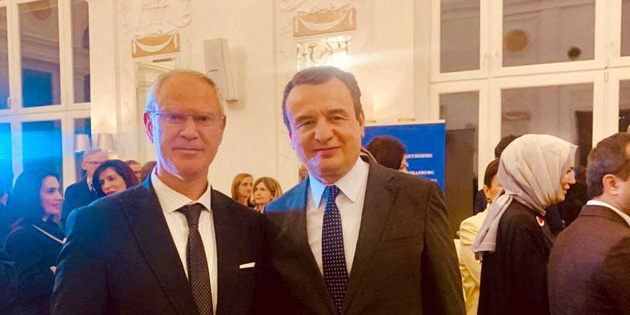 KOSOVA �RNE�� MODEL OLUYOR 