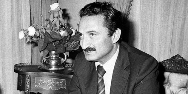 Blent Ecevit Sal gn bst nnde anlacak 
