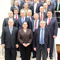 Uygun olan personelle yola devam 