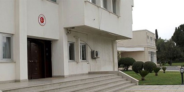 T�rkiye’nin Lefko�a B�y�kel�ili�i, Surlari�i’ndeki darp olay�n� k�nad�