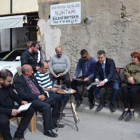 Samanbah�a’da halkla bulu�tu