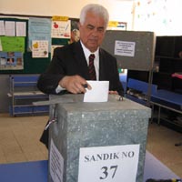 Erolu: Halkn onaylad iktidar sandktan kacak 