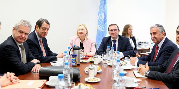 Liderler grmesi bir saat ertelendi