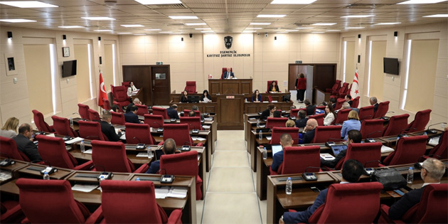 Meclis, stenograflar�n ek mesaiye kalmama eylemi nedeniyle kapand� 