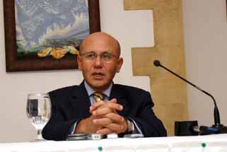 Talat: kaderimiz sava� de�il bar�� olmal�