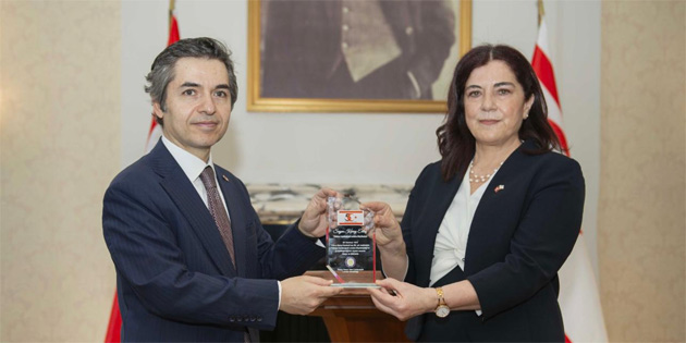 KKTC Londra Temsilcili�i’nden T�rkiye Cumhuriyeti Londra B�y�kel�isi’ne te�ekk�r ziyareti