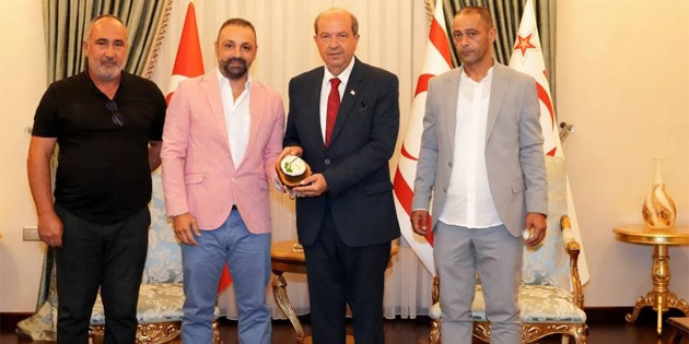 Cumhurba�kan� Tatar, Girne Avc�l�k ve At�c�l�k Spor Kul�b� �yeleriyle g�r��t�