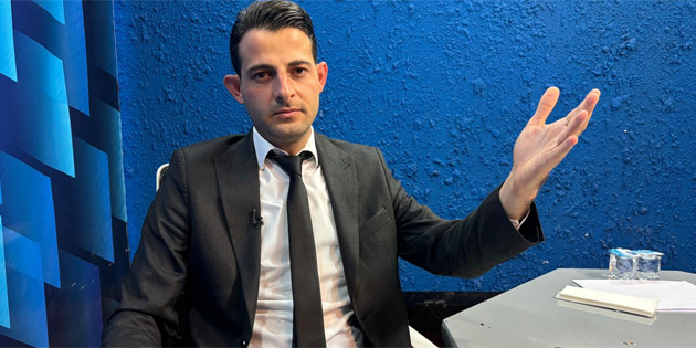 Siyaset Bilimci Cenapo�lu: “Siyaset ��km��t�r!”