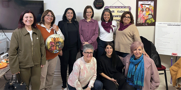 CTP Kad�n �rg�t� heyeti, �zmir Kad�n Dayan��ma Derne�i’ni ziyaret etti