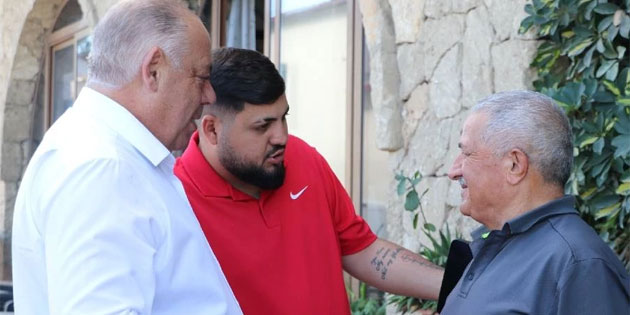 Dervi� Albayrak'tan Arapk�y esnaf�na s�z