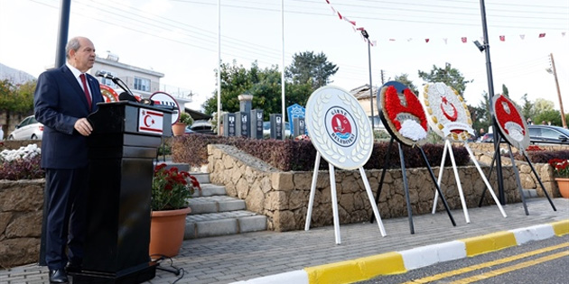 Cumhurba�kan� Ersin Tatar, Ozank�y �ehitleri’ni anma t�reni’ne kat�ld� 