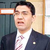 Zengini koruyor, fakirden al�yor