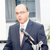 Yine boyundan b�y�k laflar etti 