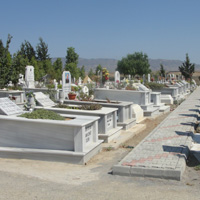 G�nyeli belediyesi yap�lmam�� mezar b�rakmad� 