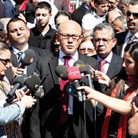 Kbrs Trkn sulu sandalyesine mi oturtacaksnz? 