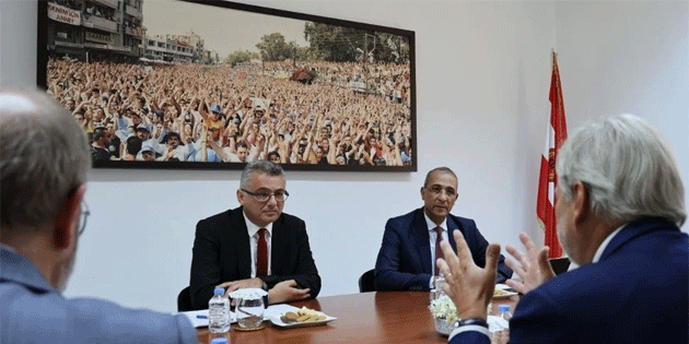 Erhrman, AB Kbrs zel Temsilcisi Hahn’ kabul etti