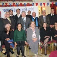 ‘H�k�met halk� eziyor’