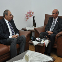 �zyi�it: “Hukuk sistemi hantal” 