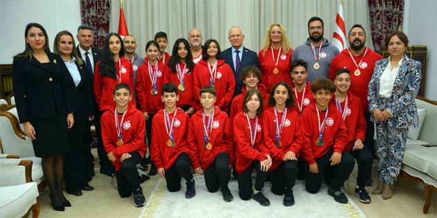 T�re, T�rkiye’deki yar��malarda dereceye giren y�z�c�leri kabul etti 