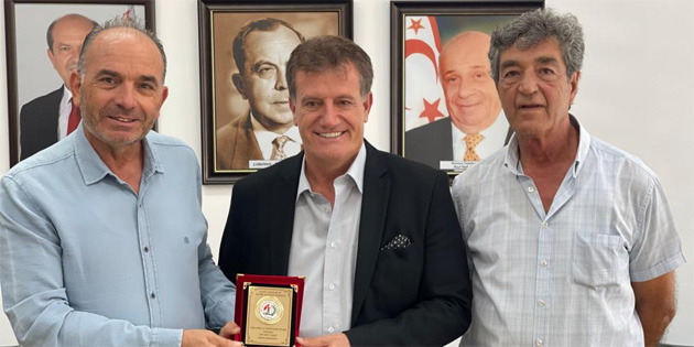 Ar�kl�, �ehit Aileleri ve Malul Gaziler Derne�i heyetiyle g�r��t�