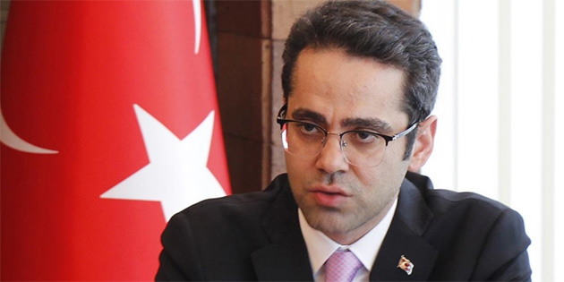 YEN� B�Y�KEL�� �N�VERS�TE E��T�M�N� KIBRIS’TA ALAN YAS�N EKREM SER�M! 