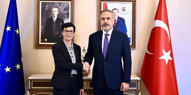 Fidan, Cenevre ve New York’taki Kbrs toplantlarn AB Komiseri Kos ile grt