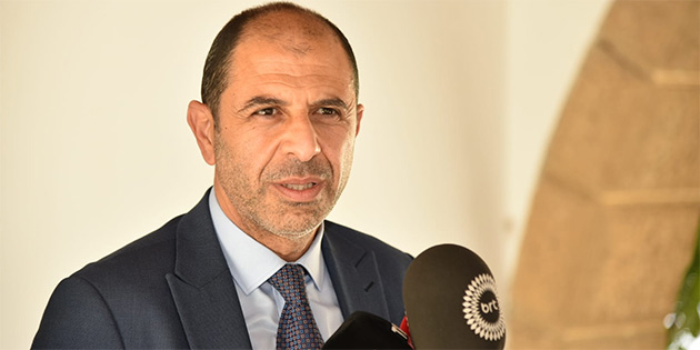 �zersay: “Gazetecilere yap�lan sald�r�lar� k�n�yoruz”