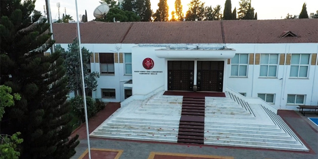 Meclis Bakanlk Divan yarn zersay’n istifasn grecek 