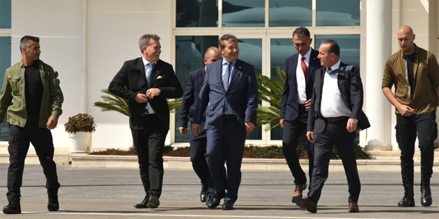 Babakan stel Ankara’ya gitmek zere Ercan’dan ayrld 
